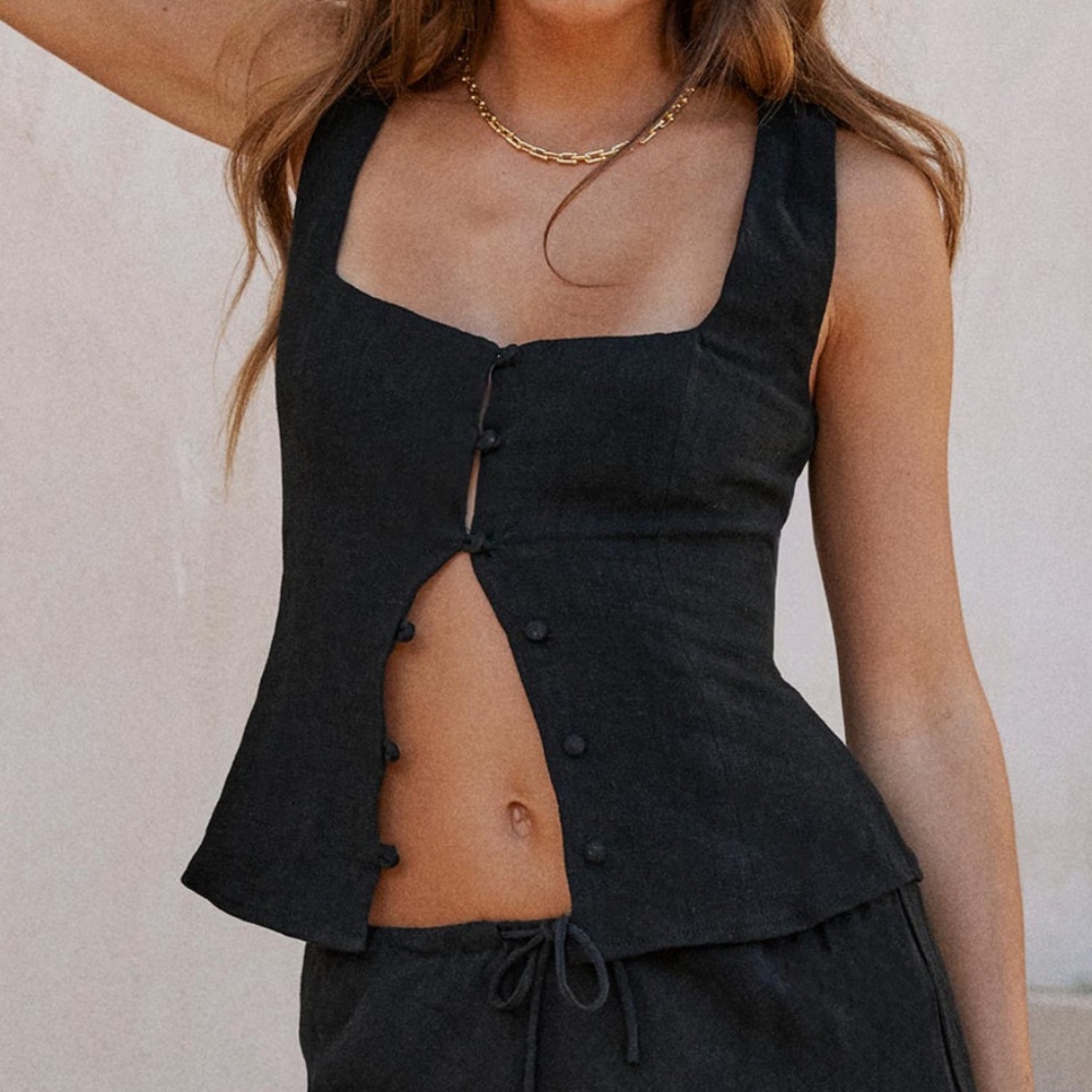 Brad New Princess Polly Zenda Linen Blend Top in Black, US 2